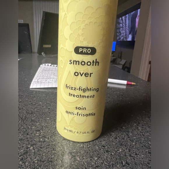 NEW! Amika PRO Smooth Over frizz treatment 6.7 oz - Picture 3 of 4